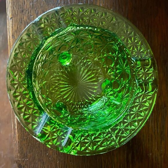 Vintage Smith Glass Daisy and Button Green Footed Ashtray Incense Trinket Bowl - Picture 6 of 15